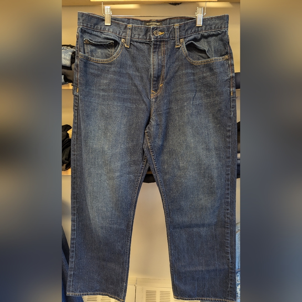 Men's Banana Republic 35 x 30 blue jeans. Denims